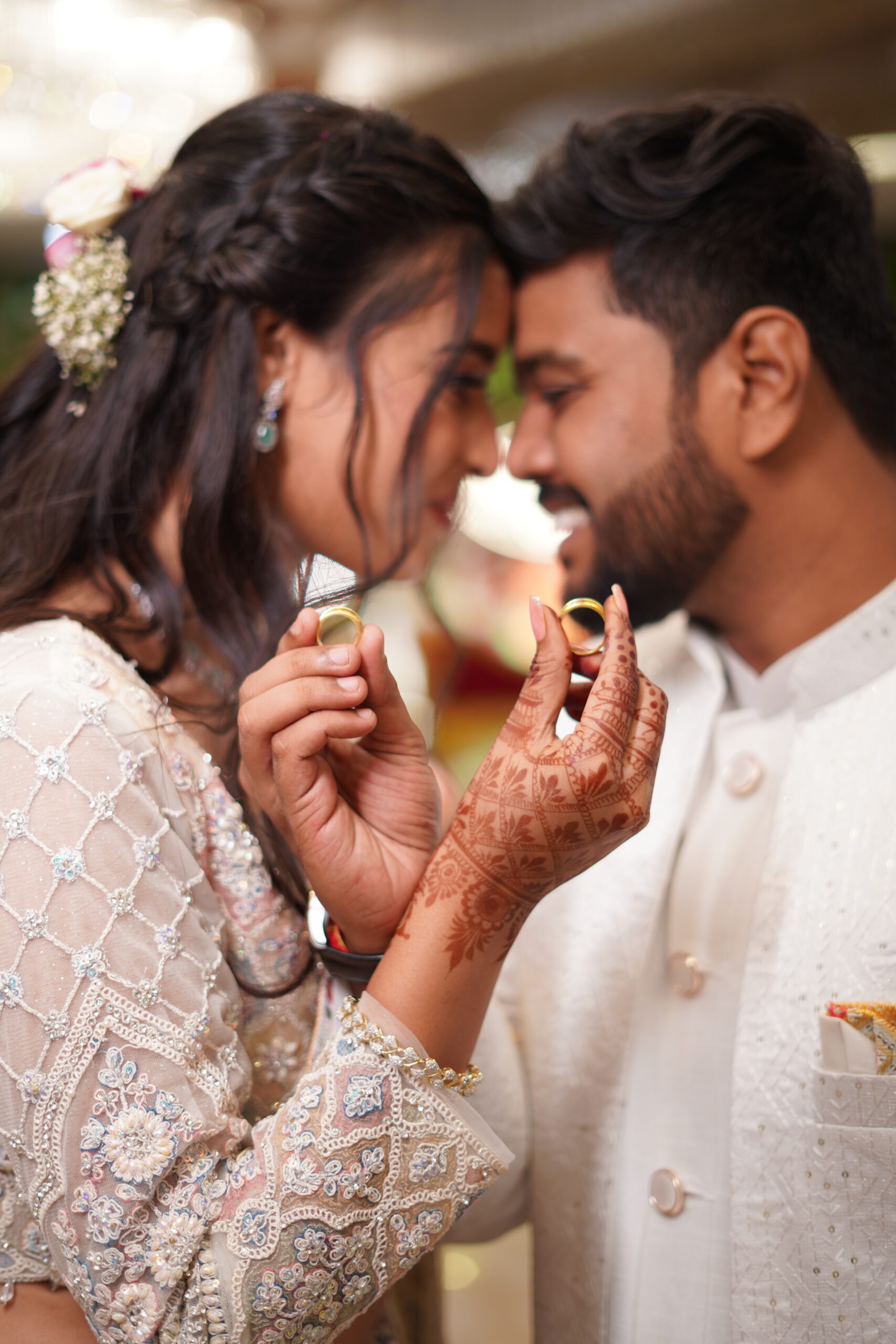 10 Stunning Engagement Photo Shoot Ideas and Hacks You Need to Try